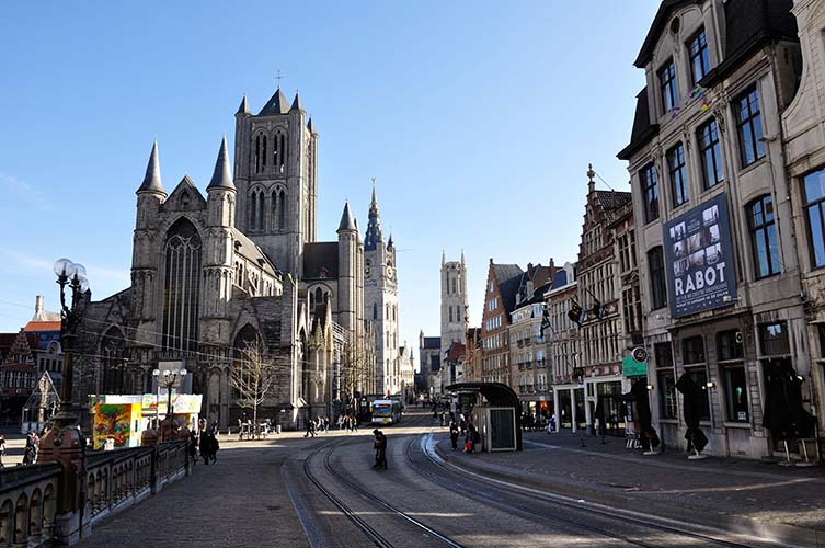 Η εκκλησία του Αγίου Νικολάου - Sint-Niklaaskerk