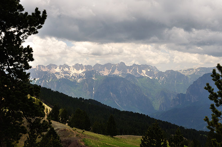 Οργισμένα τα σύννεφα πάνω από την Τύμφη.