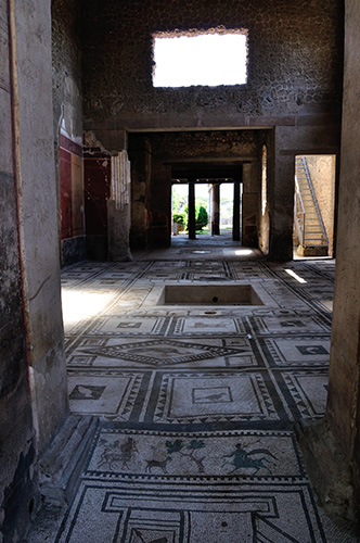 Κάπου στην Πομπηία...κάποτε αυτό το σπίτι έσφυζε από ζωή.