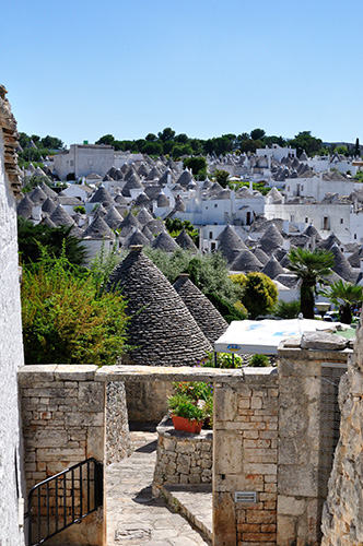 Οι τρούλοι από άλλη μεριά!