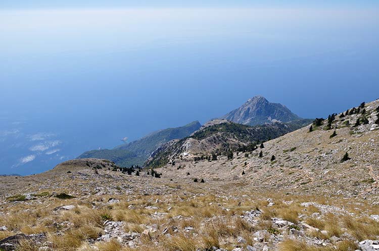 Η εικόνα αποδεικνύει την κλίση του εδάφους.