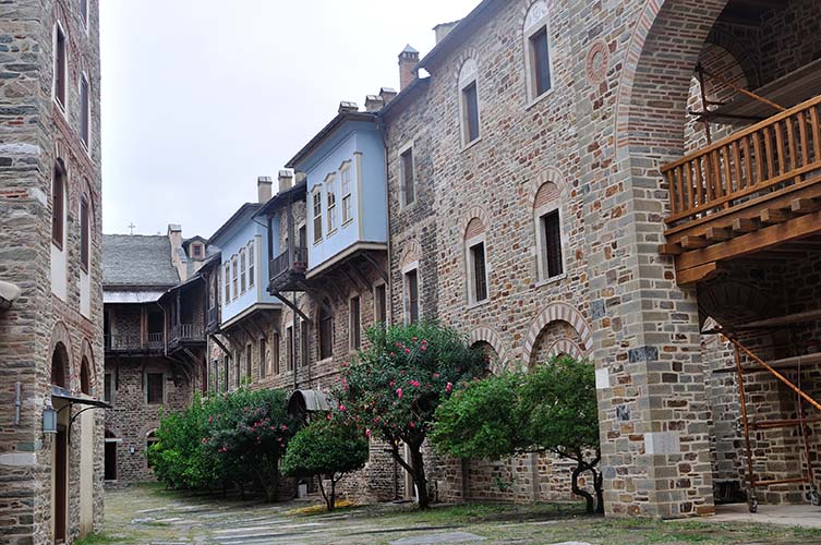 Όλοι ήταν μέσα στα κελιά.