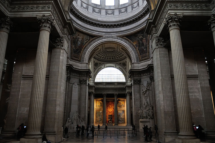 Δημοκρατία, επανάσταση, ελευθερία, τυριά, μπαγκέτες, κρασί, τέχνες και μία νύχτα στο σπίτι του Βαγγέλη Παπαθανασίου ή αλλιώς όταν ένα ταξίδι στην Γαλλία ξεπερνά κάθε προσδοκία!