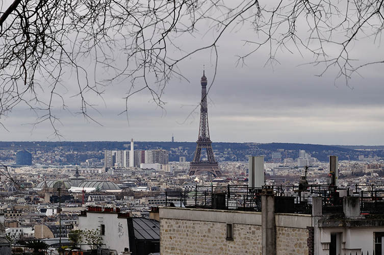 Δημοκρατία, επανάσταση, ελευθερία, τυριά, μπαγκέτες, κρασί, τέχνες και μία νύχτα στο σπίτι του Βαγγέλη Παπαθανασίου ή αλλιώς όταν ένα ταξίδι στην Γαλλία ξεπερνά κάθε προσδοκία!