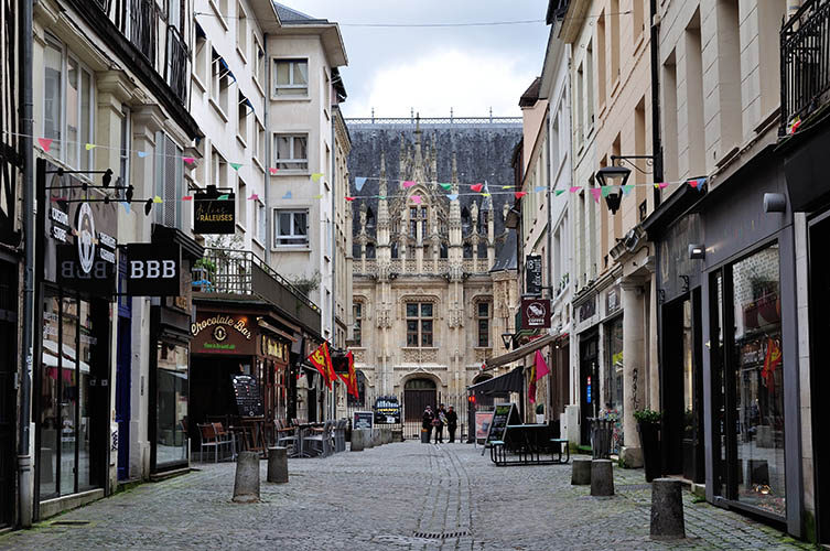 Δημοκρατία, επανάσταση, ελευθερία, τυριά, μπαγκέτες, κρασί, τέχνες και μία νύχτα στο σπίτι του Βαγγέλη Παπαθανασίου ή αλλιώς όταν ένα ταξίδι στην Γαλλία ξεπερνά κάθε προσδοκία!