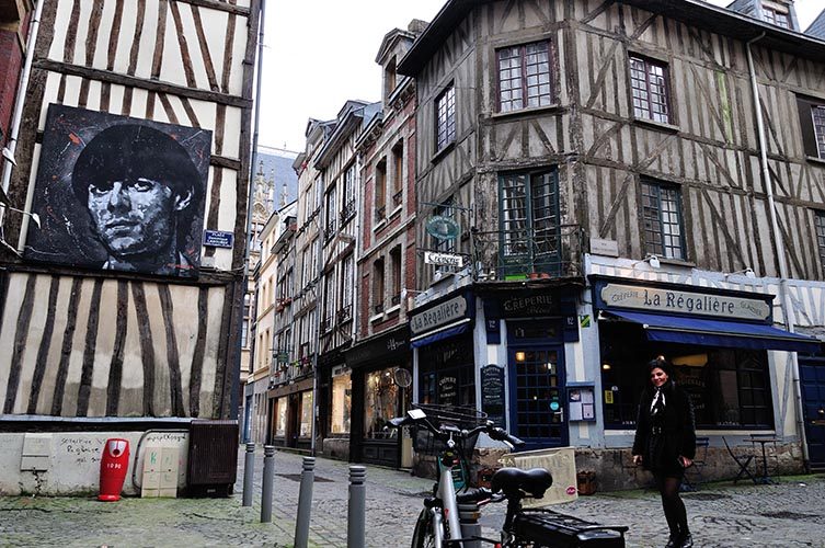 Δημοκρατία, επανάσταση, ελευθερία, τυριά, μπαγκέτες, κρασί, τέχνες και μία νύχτα στο σπίτι του Βαγγέλη Παπαθανασίου ή αλλιώς όταν ένα ταξίδι στην Γαλλία ξεπερνά κάθε προσδοκία!