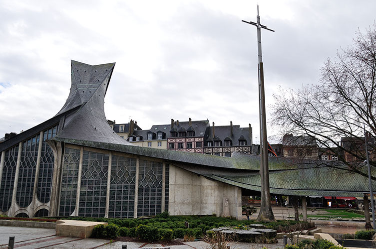 Δημοκρατία, επανάσταση, ελευθερία, τυριά, μπαγκέτες, κρασί, τέχνες και μία νύχτα στο σπίτι του Βαγγέλη Παπαθανασίου ή αλλιώς όταν ένα ταξίδι στην Γαλλία ξεπερνά κάθε προσδοκία!