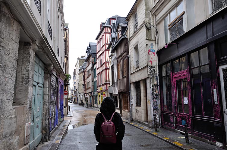 Στα στενάκια της Ρουέν