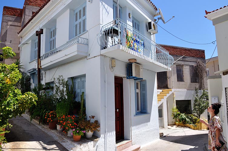 Τα δρομάκια του Καρλοβασίου