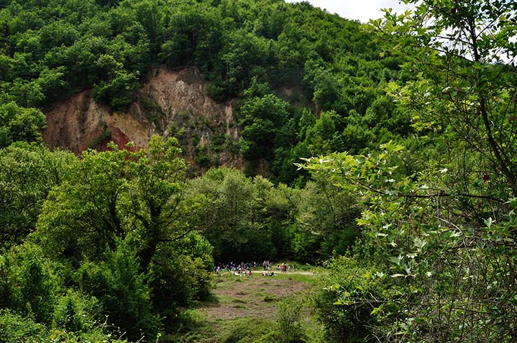 Πικ νικ στους καταρράκτες του Σκρα και στη Γαλάζια λίμνη