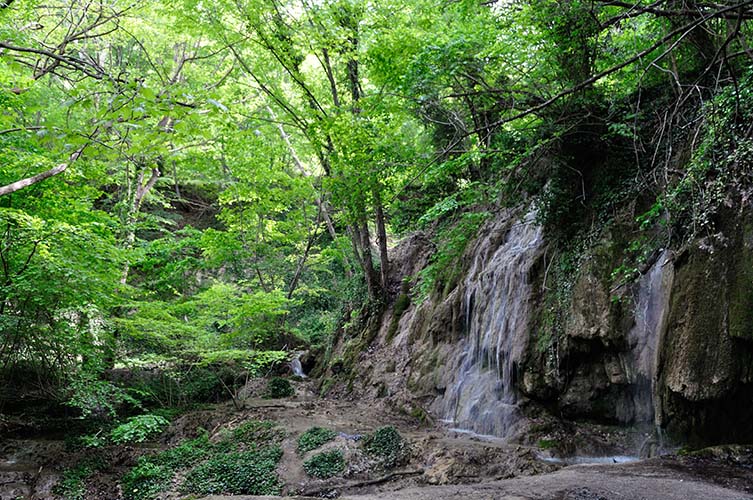 Πικ νικ στους καταρράκτες του Σκρα και στη Γαλάζια λίμνη